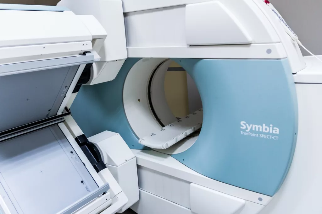 mri, magnetic resonance imaging, diagnostics-2813897.jpg